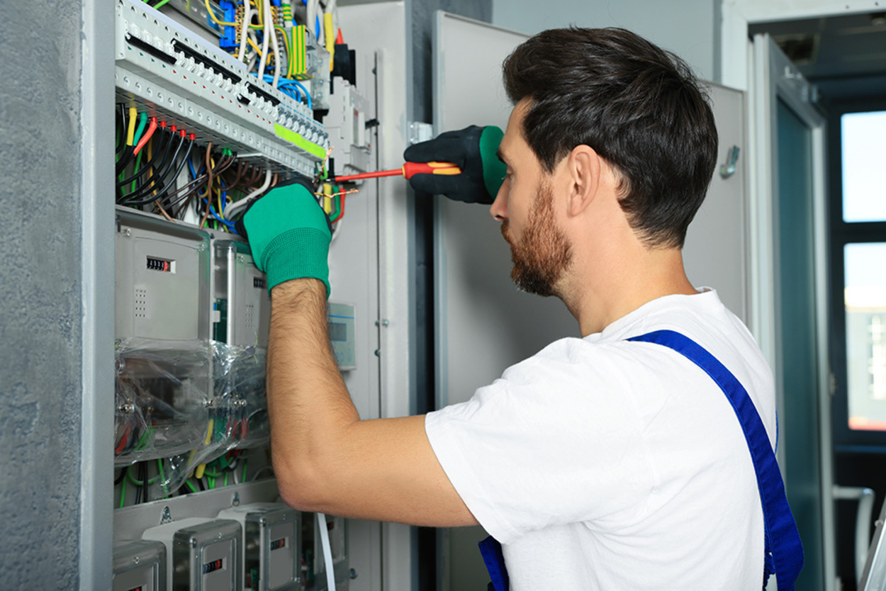 Nieder­spannungs­anlagen bei Oprea Elektrotechnik in Scheinfeld