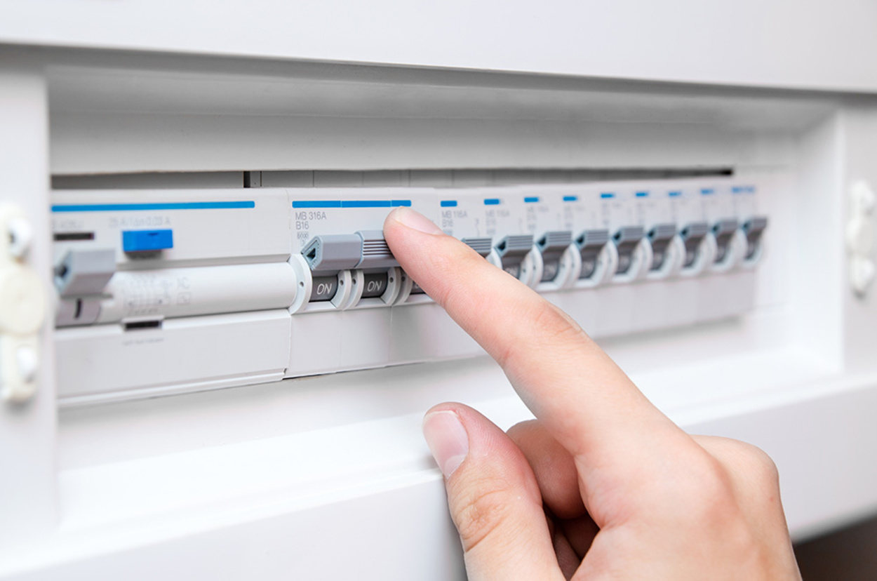 Schalt­schrank­bau bei Oprea Elektrotechnik in Scheinfeld